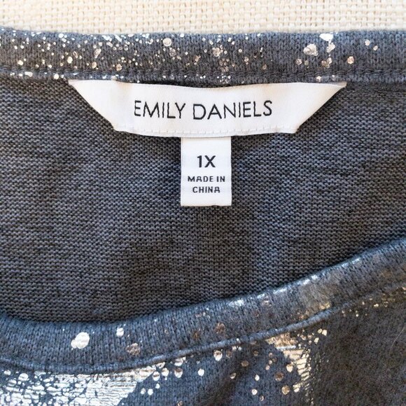 Emily Daniels Metallic Print Gray Knit Top Plus 1X Sparkle Pullover Blouse - Picture 3 of 4